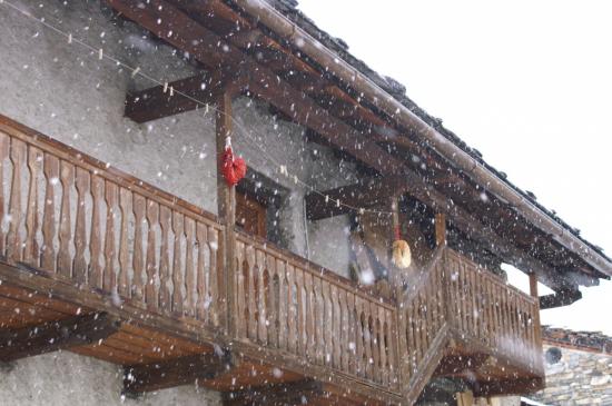 balcon du gîte et premières neiges