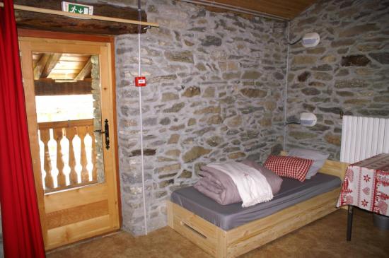 dortoir Albaron,  avec accès au balcon du gîte